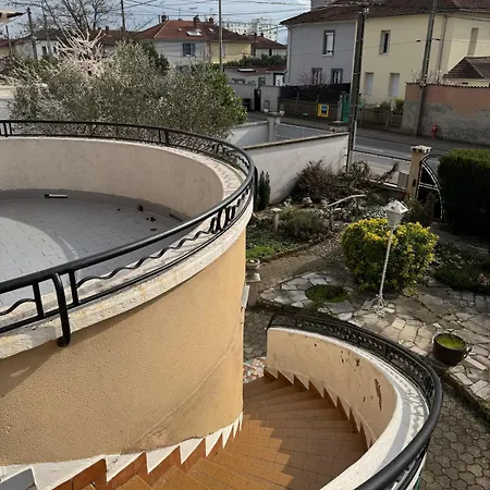 T3 Renove Coeur De St Priest Parking Prive Saint-Priest (Rhone)