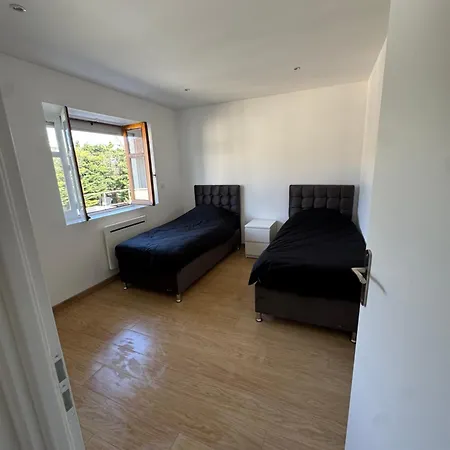 Appartement T3 Renove Coeur De St Priest Parking Prive *